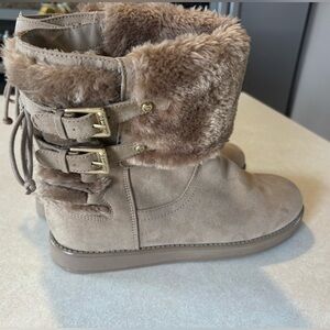 NWT G by GUESS Taupe Faux Fur Buckle Winter Boots Sz 11